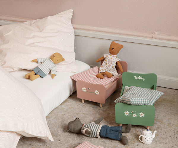 wooden bed | teddy dad - dusty green