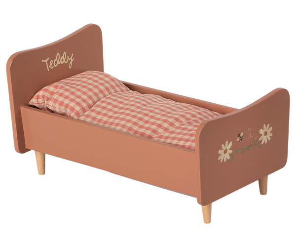 wooden bed | teddy mom - rose