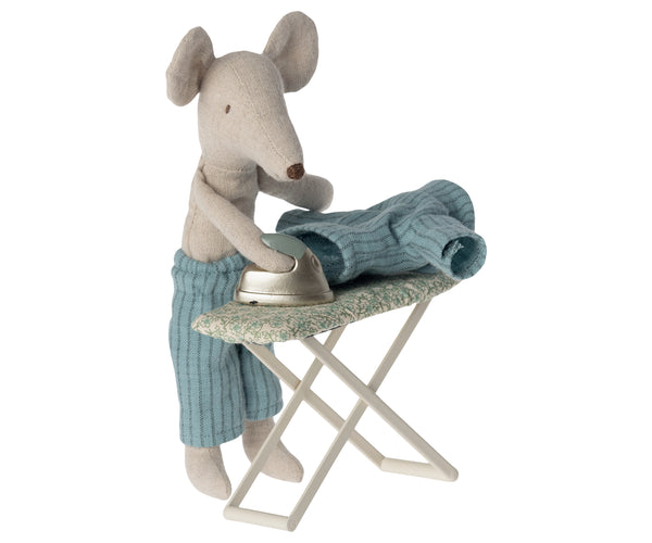 mouse | iron and ironing board