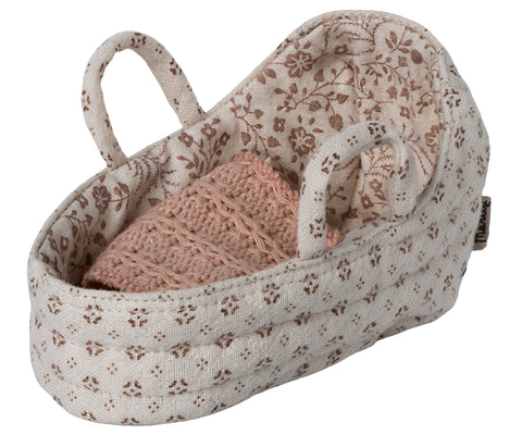 baby mouse | carrycot