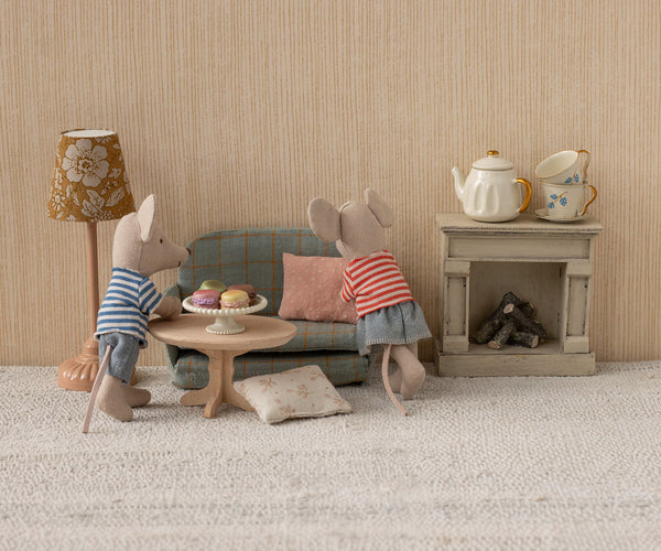 mouse | oval coffee table - nature