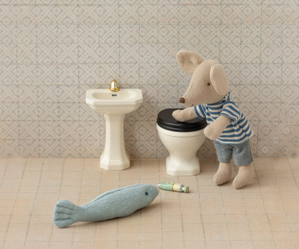 mouse | bathroom sink - off white