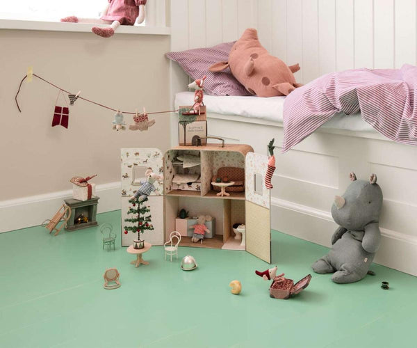 little sister and brother mouse | suitcasa