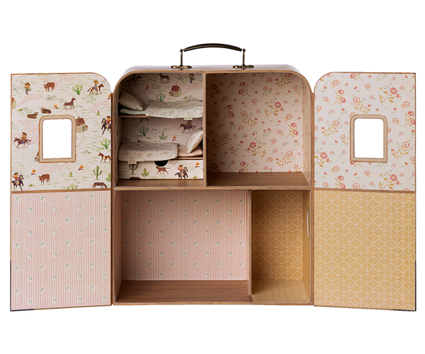 little sister and brother mouse | suitcasa