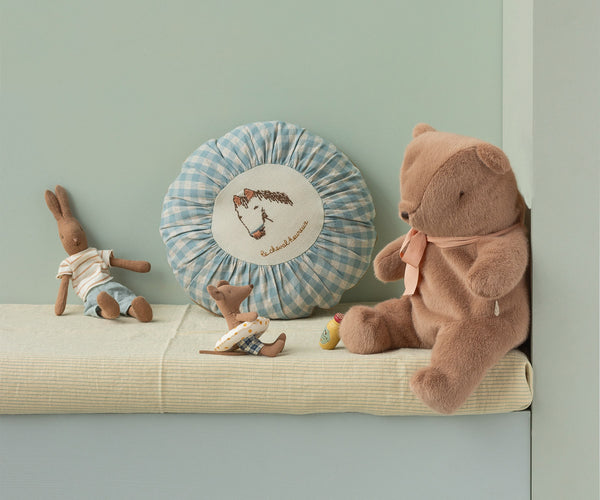 plush teddy bear | medium - soft brown