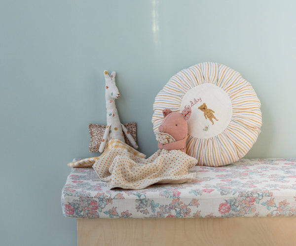 lullaby friends | mini pig - rose