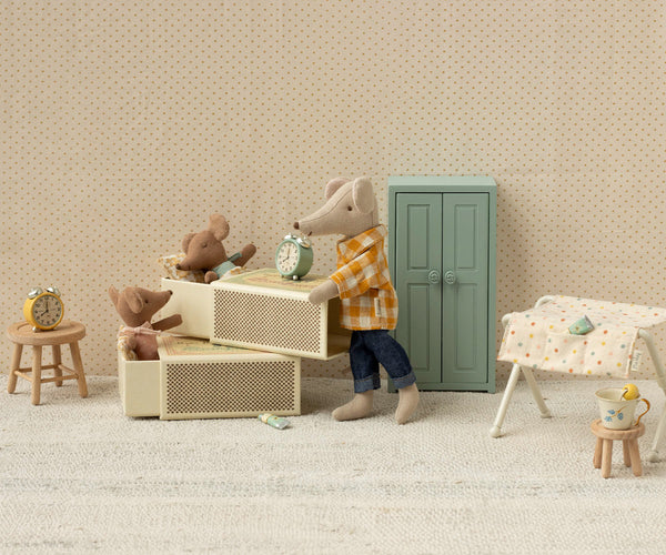 baby mouse | sleepy/wakey in matchbox - blue