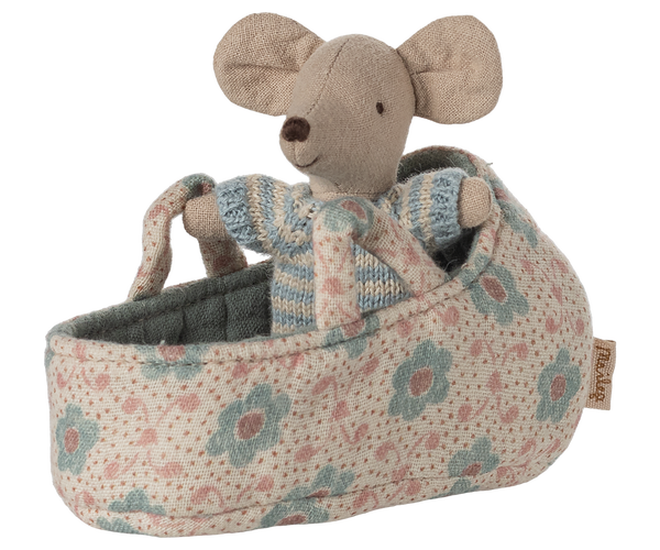 baby mouse in carrycot | blue