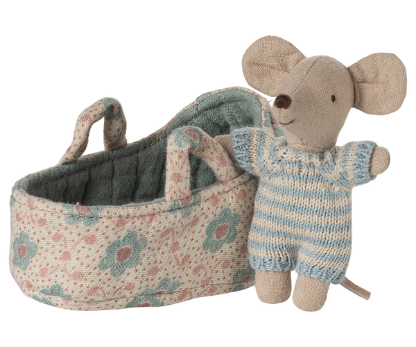 baby mouse in carrycot | blue