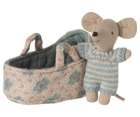 baby mouse in carrycot | blue