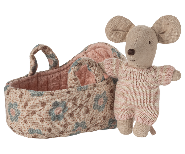 baby mouse in carrycot | rose
