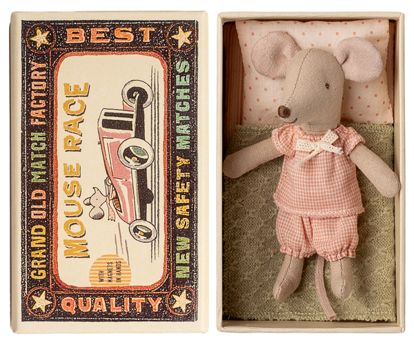 little sister | mouse in matchbox