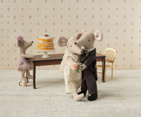 wedding mice couple in box | mum and dad