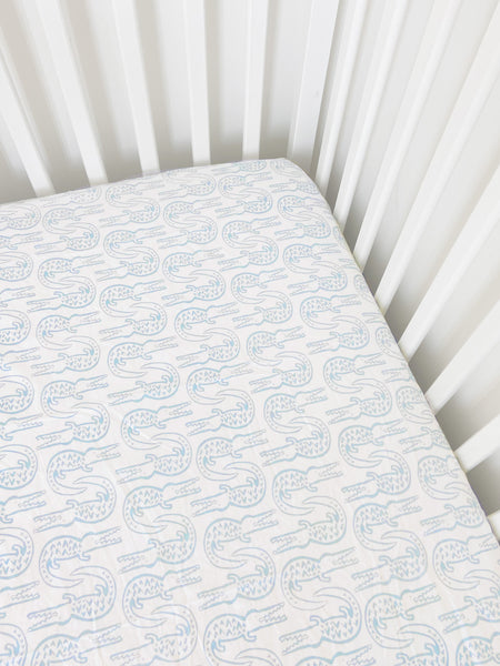 crib sheet | alligator - bay blue