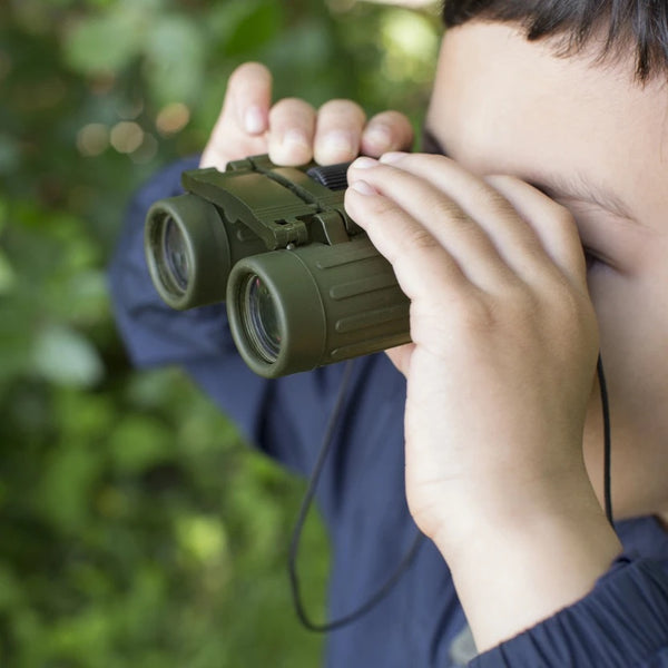 binoculars | green